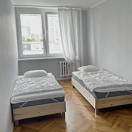 Jagiellonska 10b *